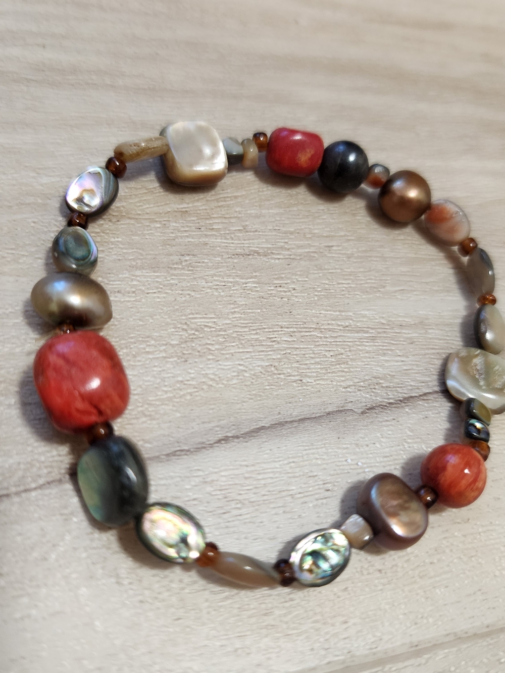 Silpada Coral AbalonWomen’s Multicolor Shell Red Bead Stretch Bracelet 1 Strand